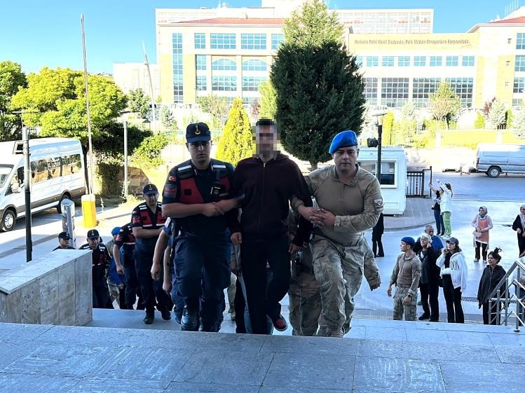 Uşak’ta belediye şirketlerinde sigortalı gösterilip Yalım’ın işletmelerinde çalışanlarına yönelik operasyonda 9 kişi tutuklandı