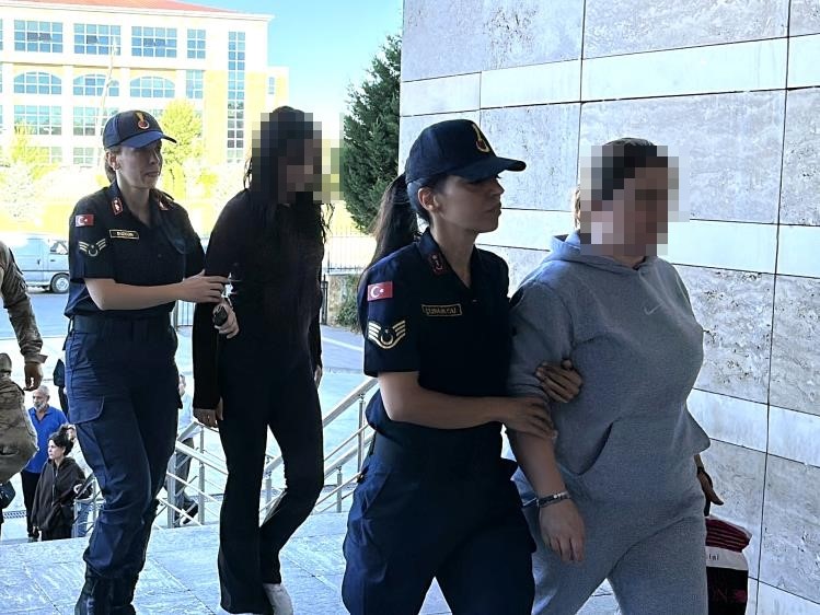 Uşak’ta belediye şirketlerinde sigortalı gösterilip Yalım’ın işletmelerinde çalışanlarına yönelik operasyonda 9 kişi tutuklandı