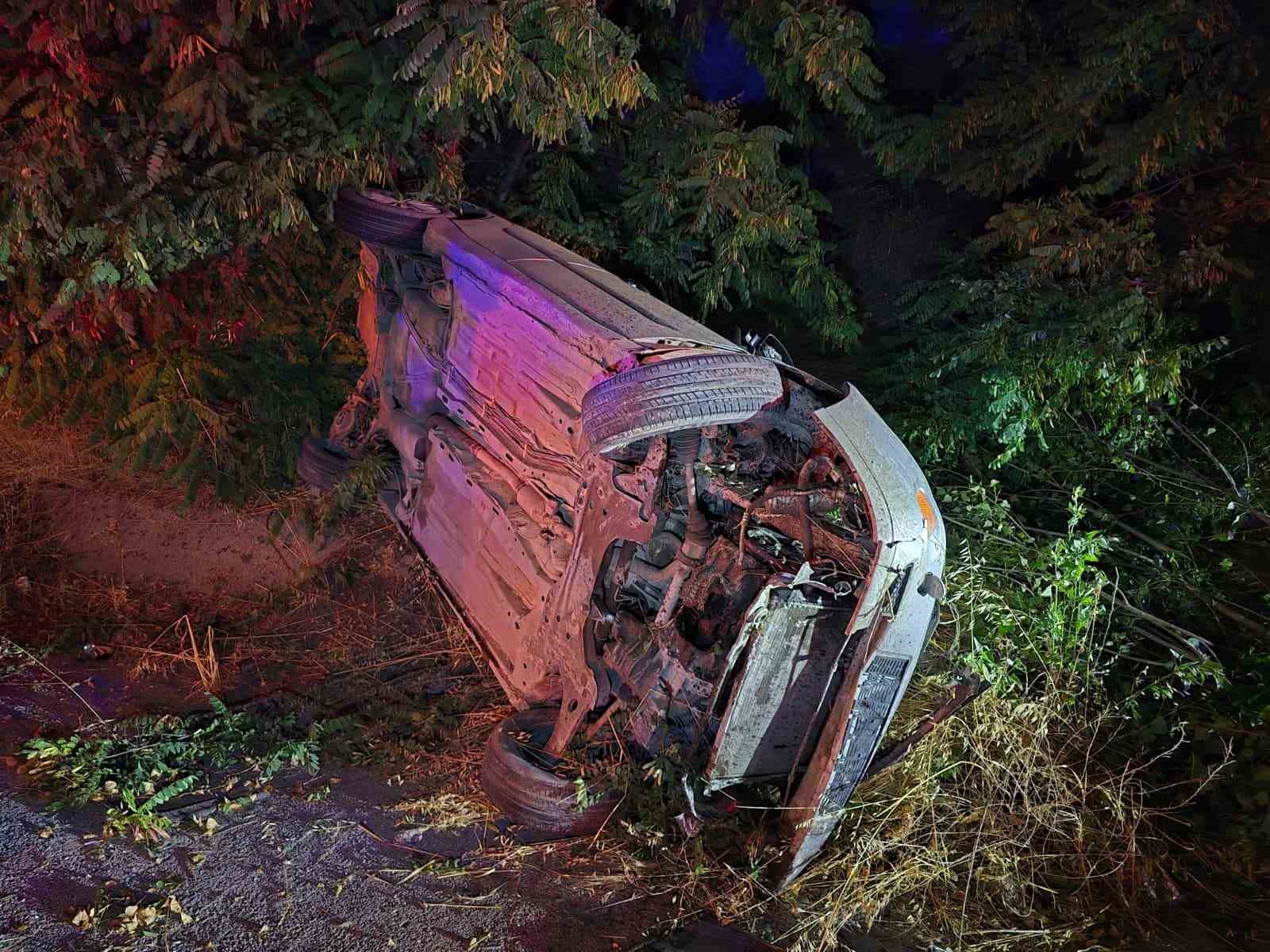 Kanala uçan otomobil hurdaya döndü: 1 yaralı