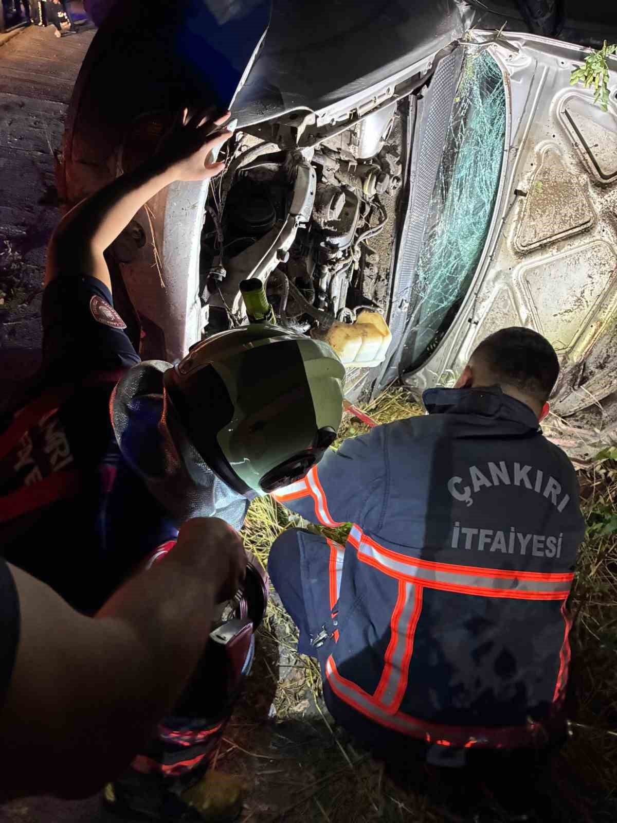 Kanala uçan otomobil hurdaya döndü: 1 yaralı