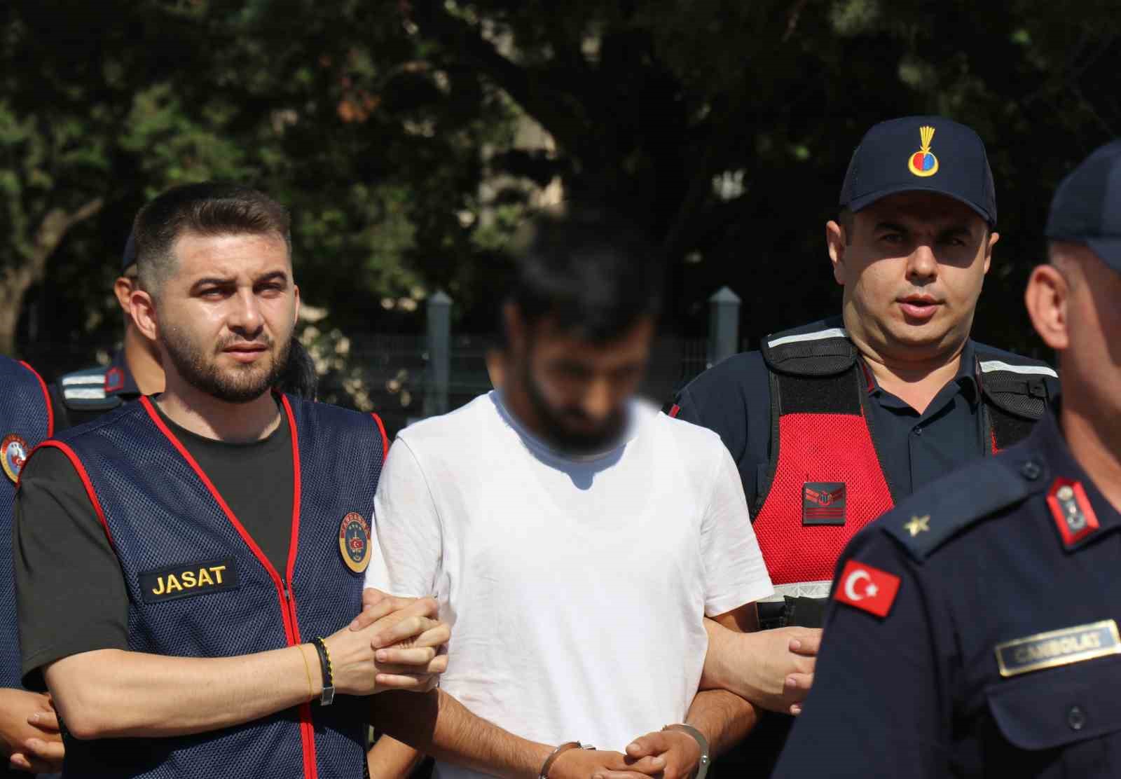 Dolandırıcılar, kuryelerini sosyal medyadan verilen ‘günlük dolgun ücretli’ iş ilanlarıyla bulmuş