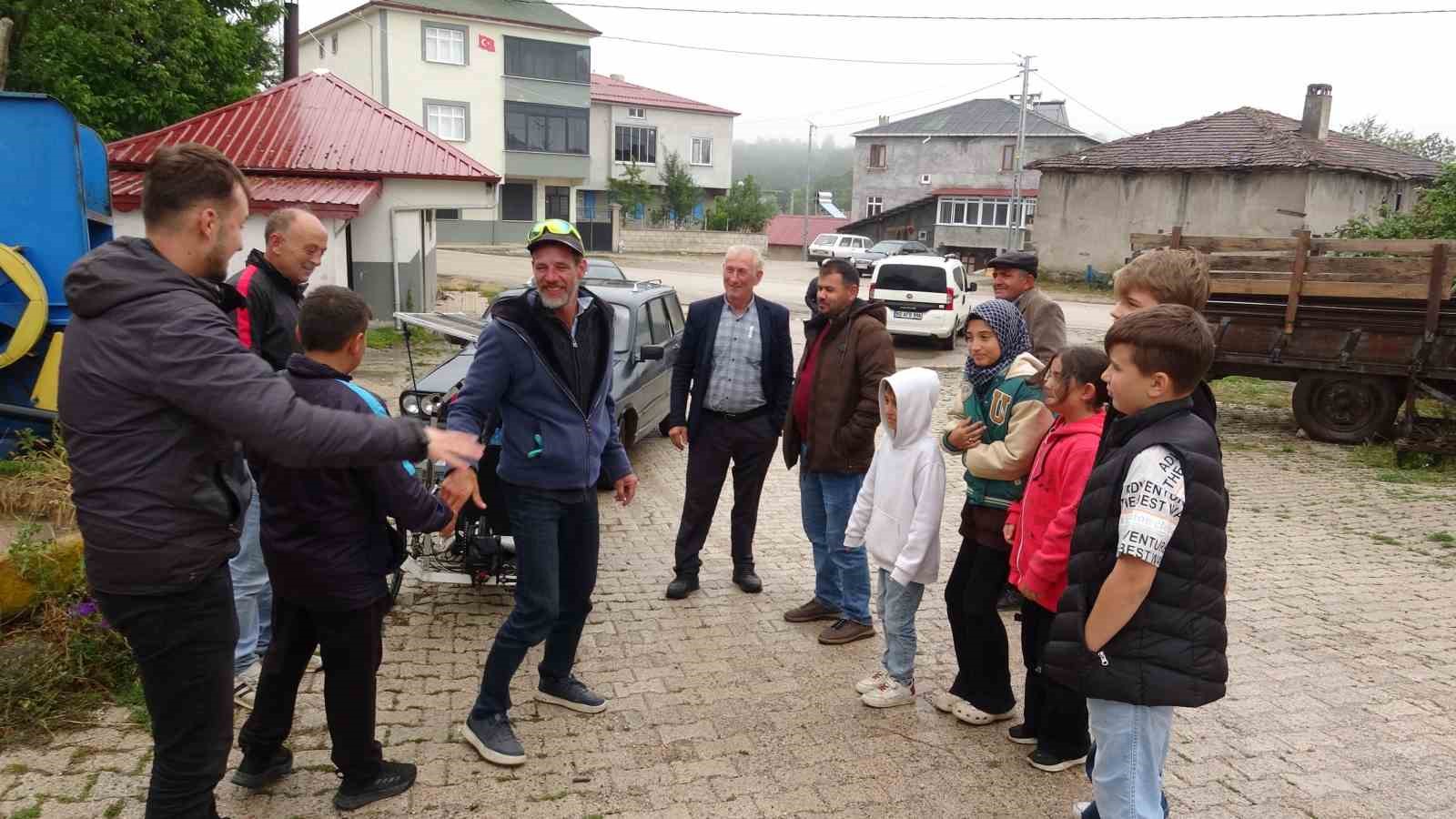 Tokat’ta içtiği bir bardak çay Fransız gezgini mest etti