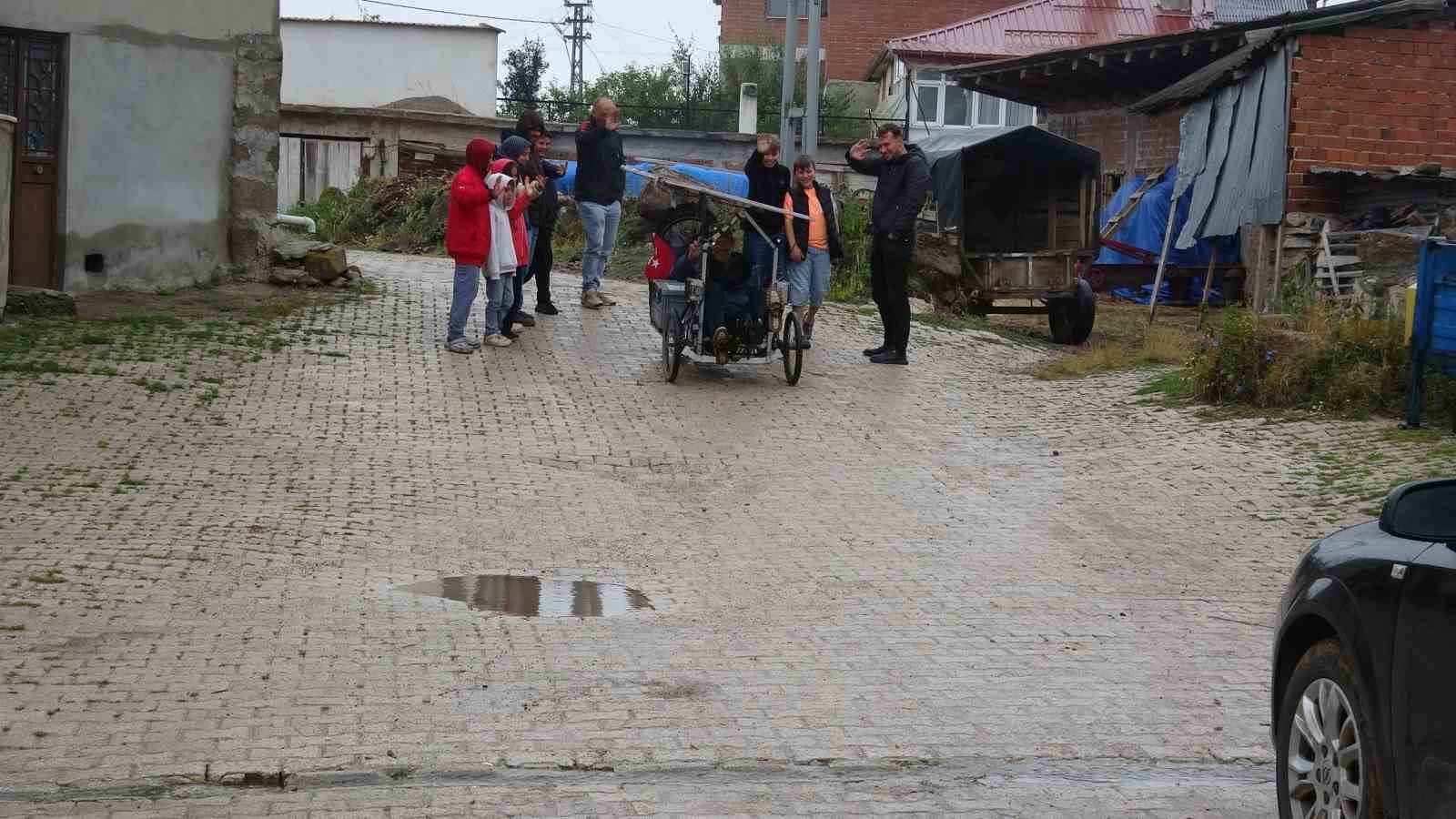 Tokat’ta içtiği bir bardak çay Fransız gezgini mest etti