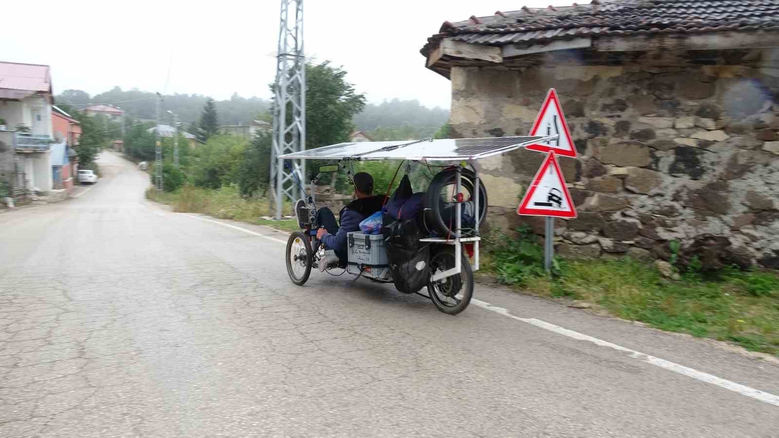 Tokat’ta içtiği bir bardak çay Fransız gezgini mest etti