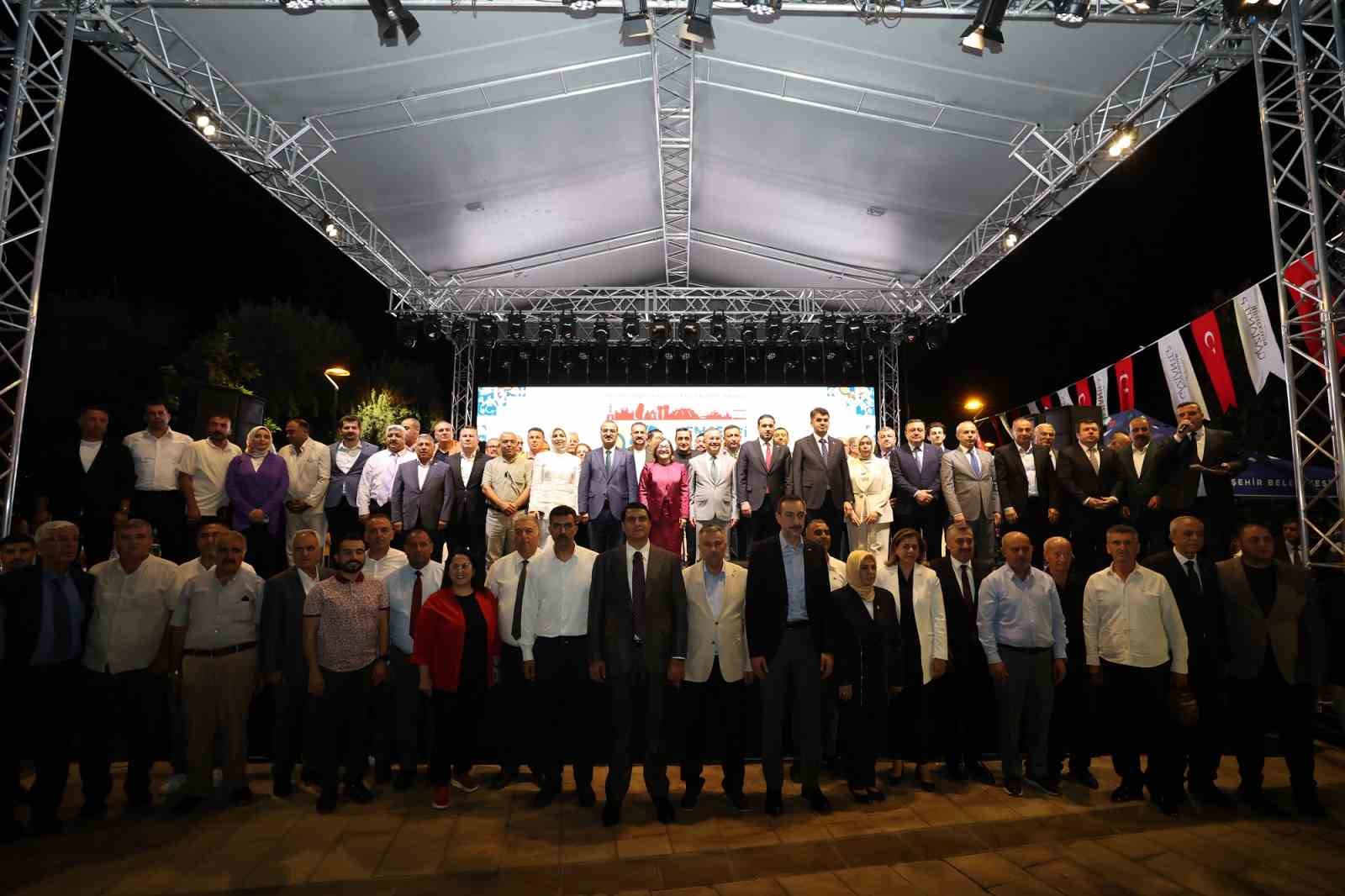 Hemşeri Dernekleri Festivali renkli görüntülerle açıldı