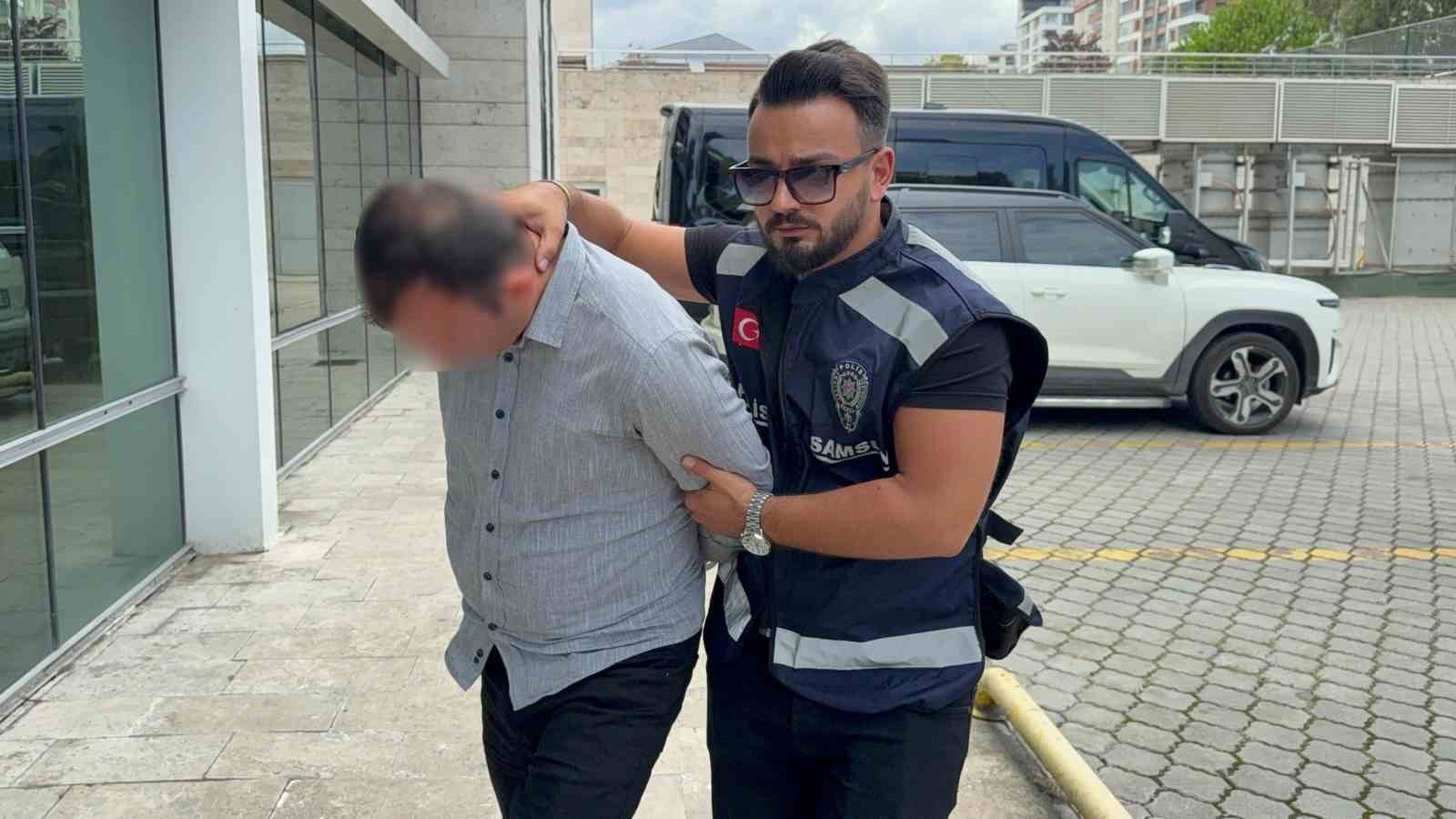 Semt pazarında genç kadına elle tacize gözaltı