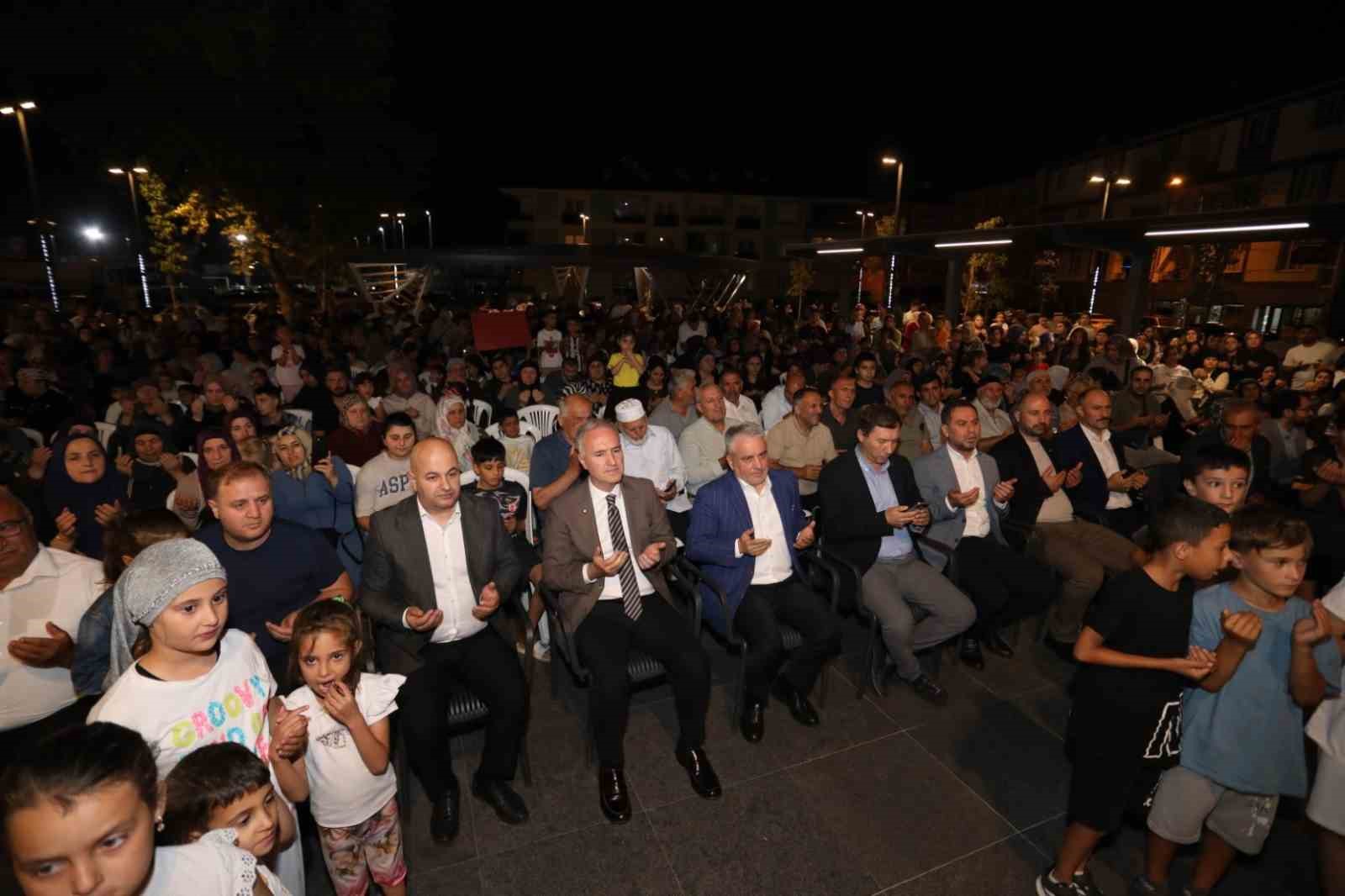 Alanyurt meydanı coşkulu törenle hizmete açıldı