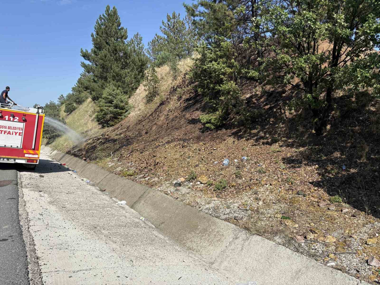 Kastamonu’da çıkan örtü yangınları büyümeden söndürüldü