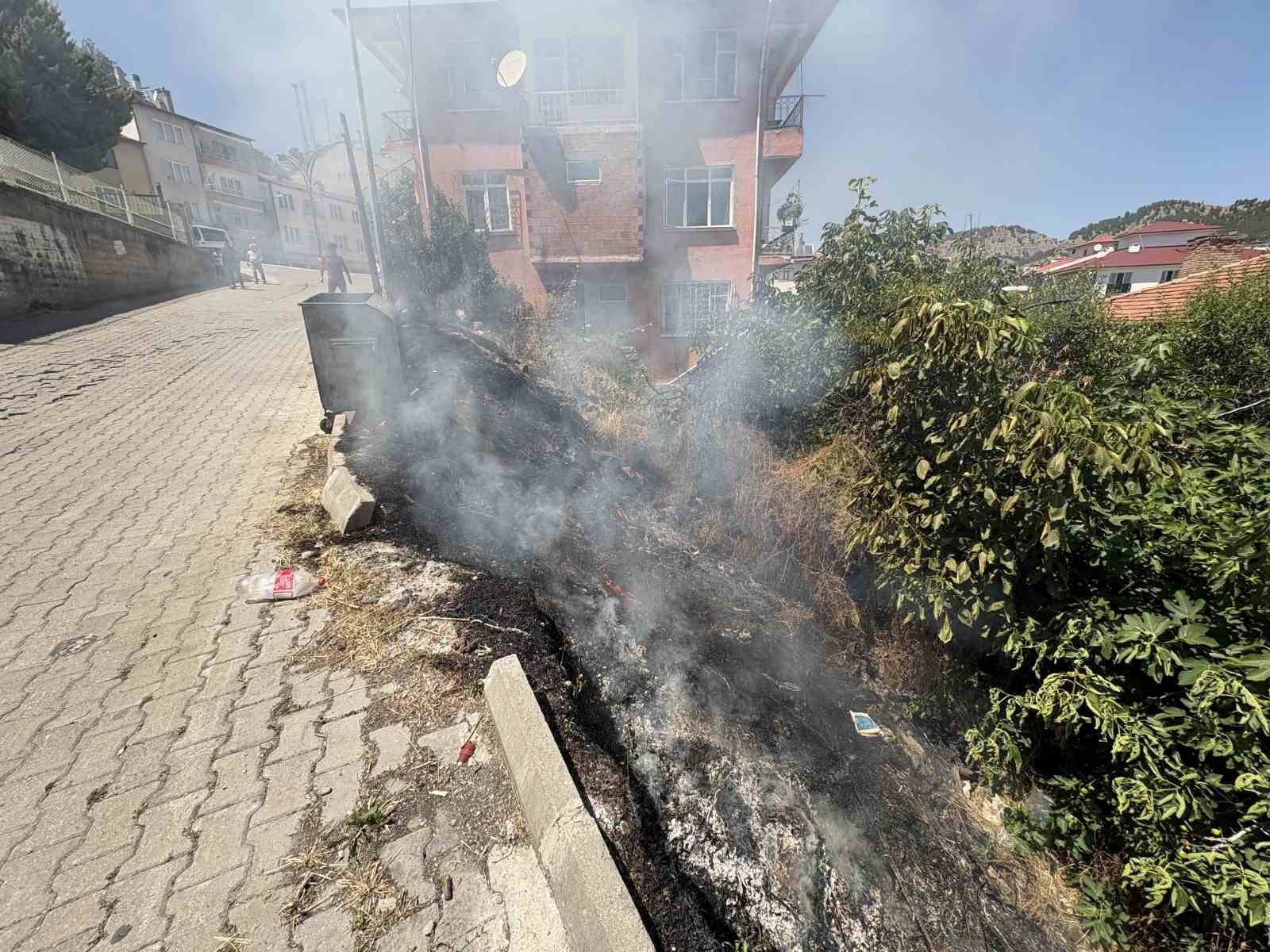 Kastamonu’da çıkan örtü yangınları büyümeden söndürüldü