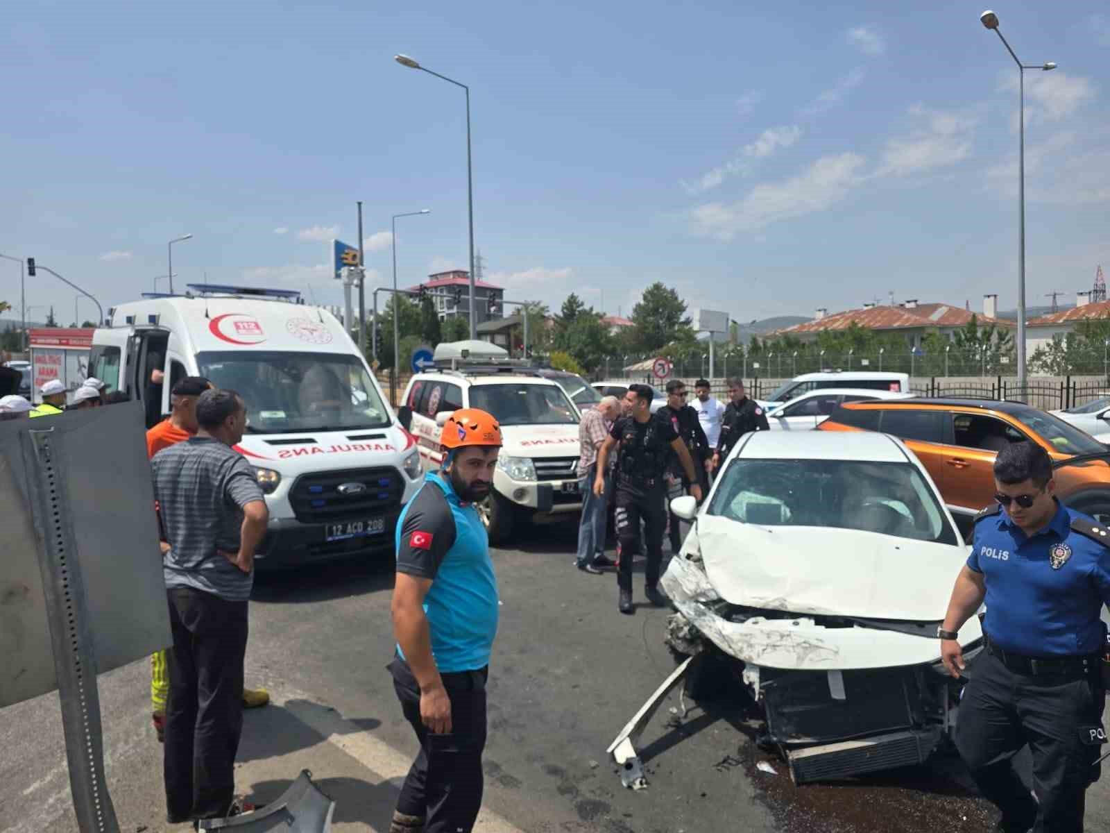 Bingöl’de trafik kazası: 3 yaralı