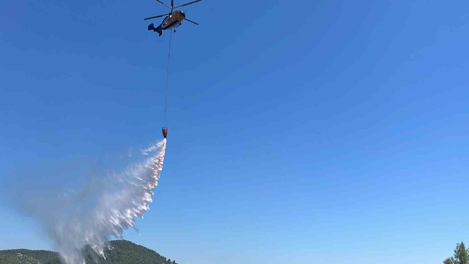 Alanya’da orman yangını 3 saatte kontrol altına alındı