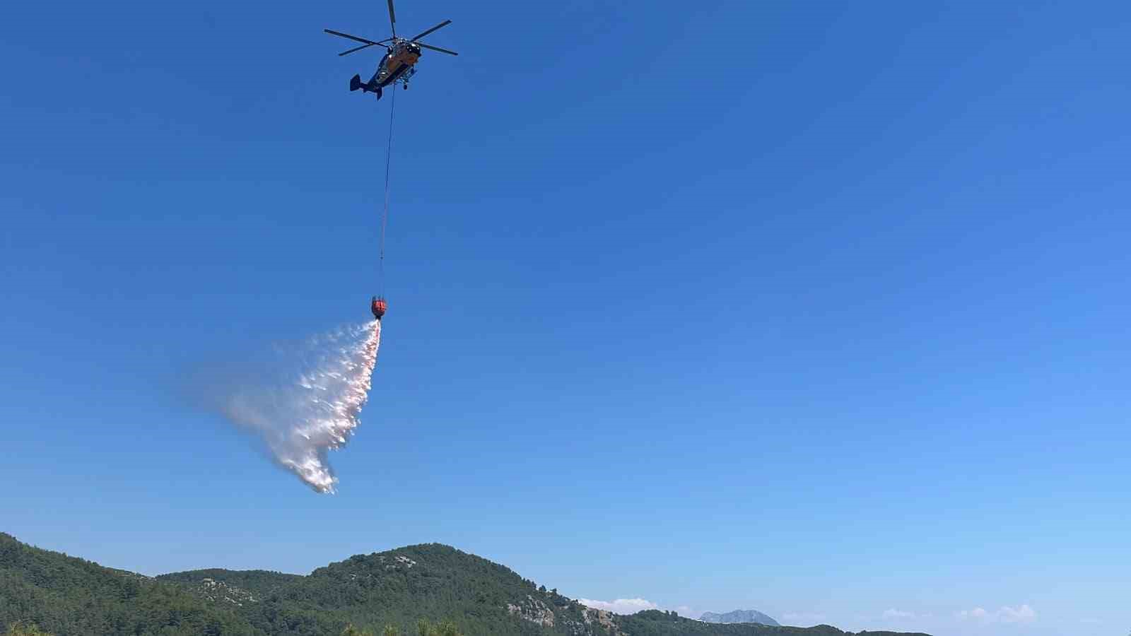 Alanya’da orman yangını 3 saatte kontrol altına alındı