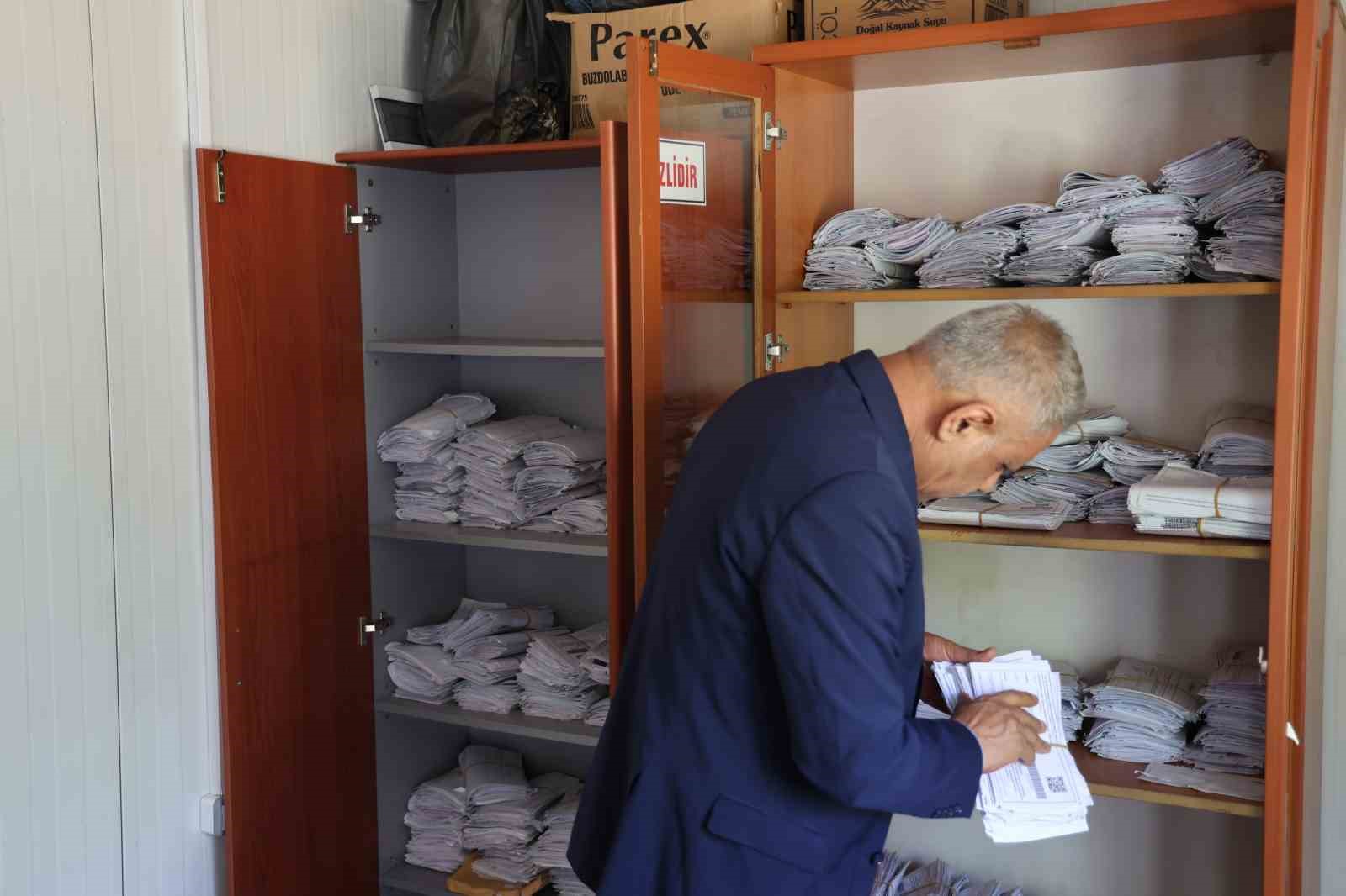 Türkiye’nin en büyük mahallesinin muhtarı, boşanma tebligatlarına dikkat çekti