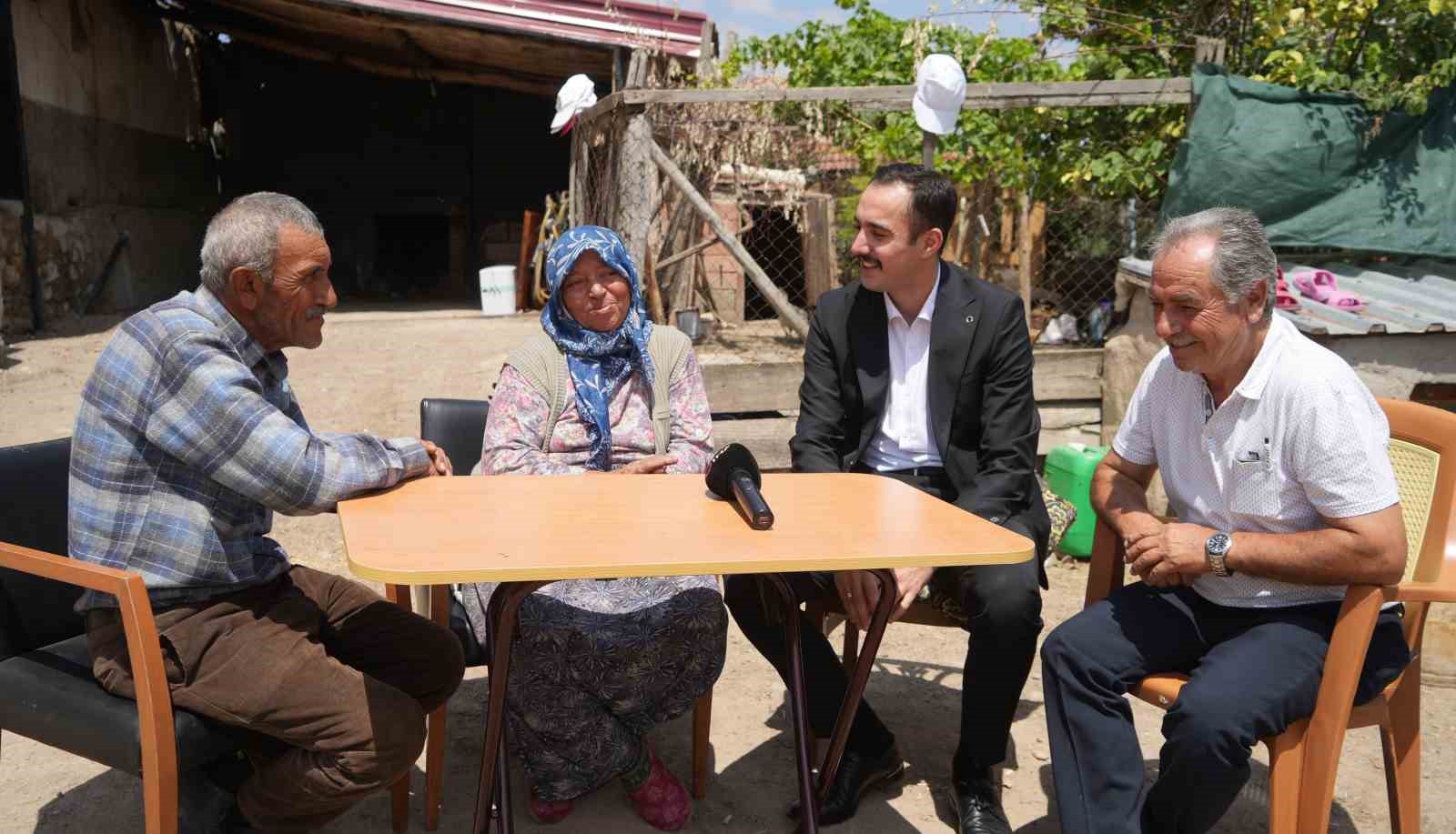 "Ağlama, canımıza bir şey olmadı" sözleri yüreklere dokunmuştu: Devlet yaşlı çifte sahip çıktı