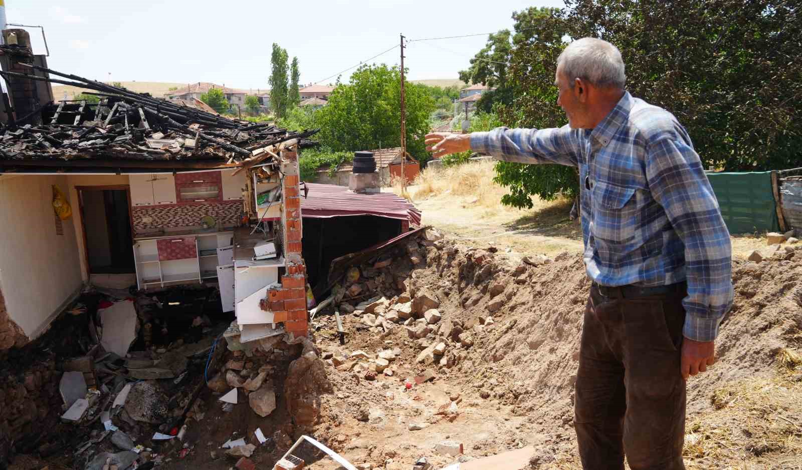 "Ağlama, canımıza bir şey olmadı" sözleri yüreklere dokunmuştu: Devlet yaşlı çifte sahip çıktı
