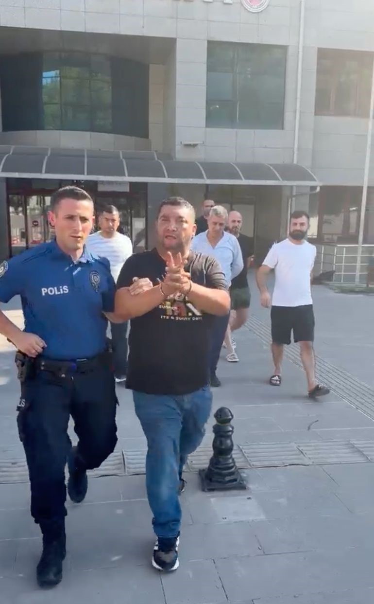 839 bin lira ceza yemesine sebep olan ses sistemini belediye önünde yakan işletme sahibi tutuklandı