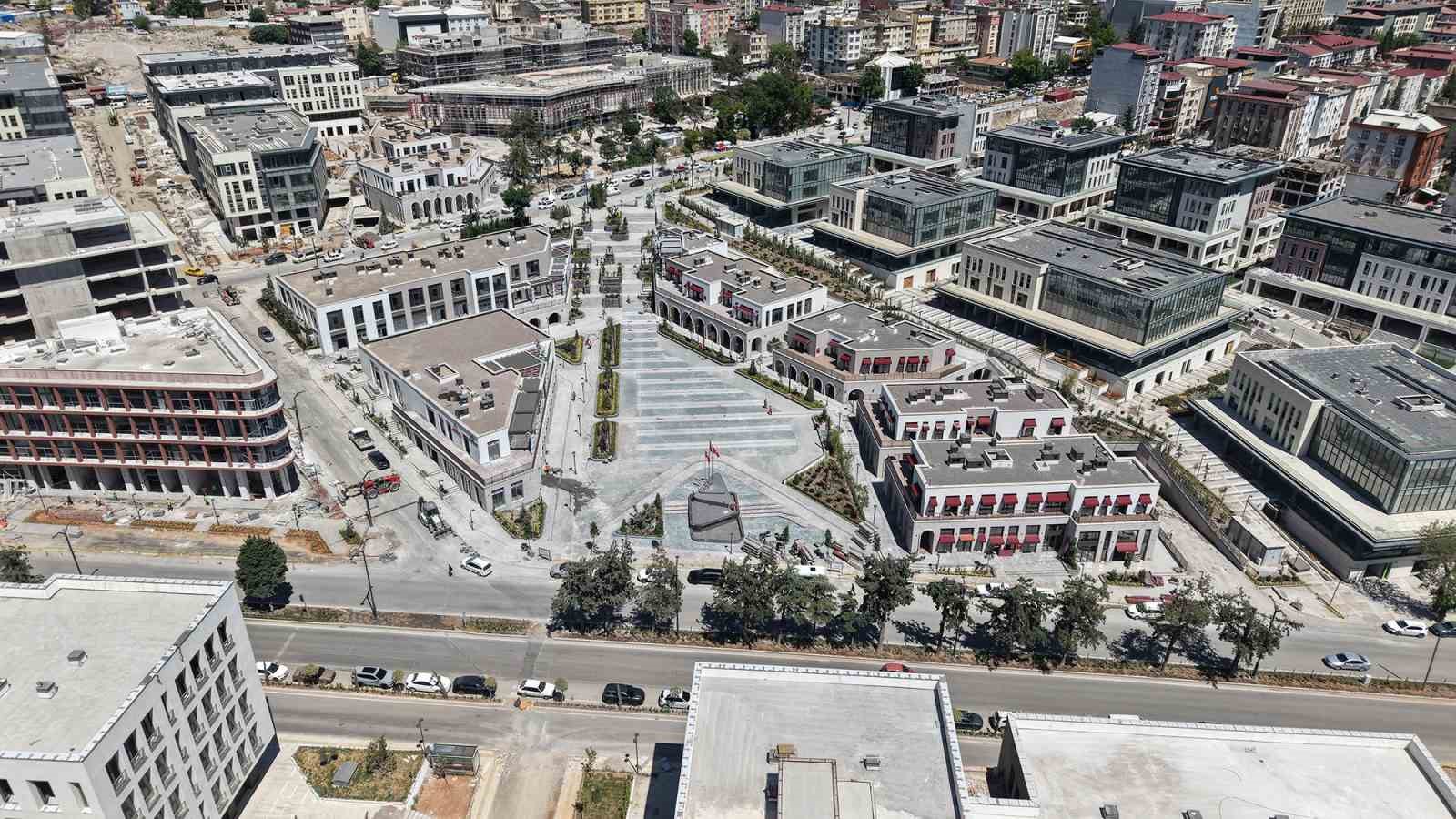 Bakan Kurum: "Her yetişemezsiniz iddiasına, yeni bir anahtar teslimiyle cevap verdik"