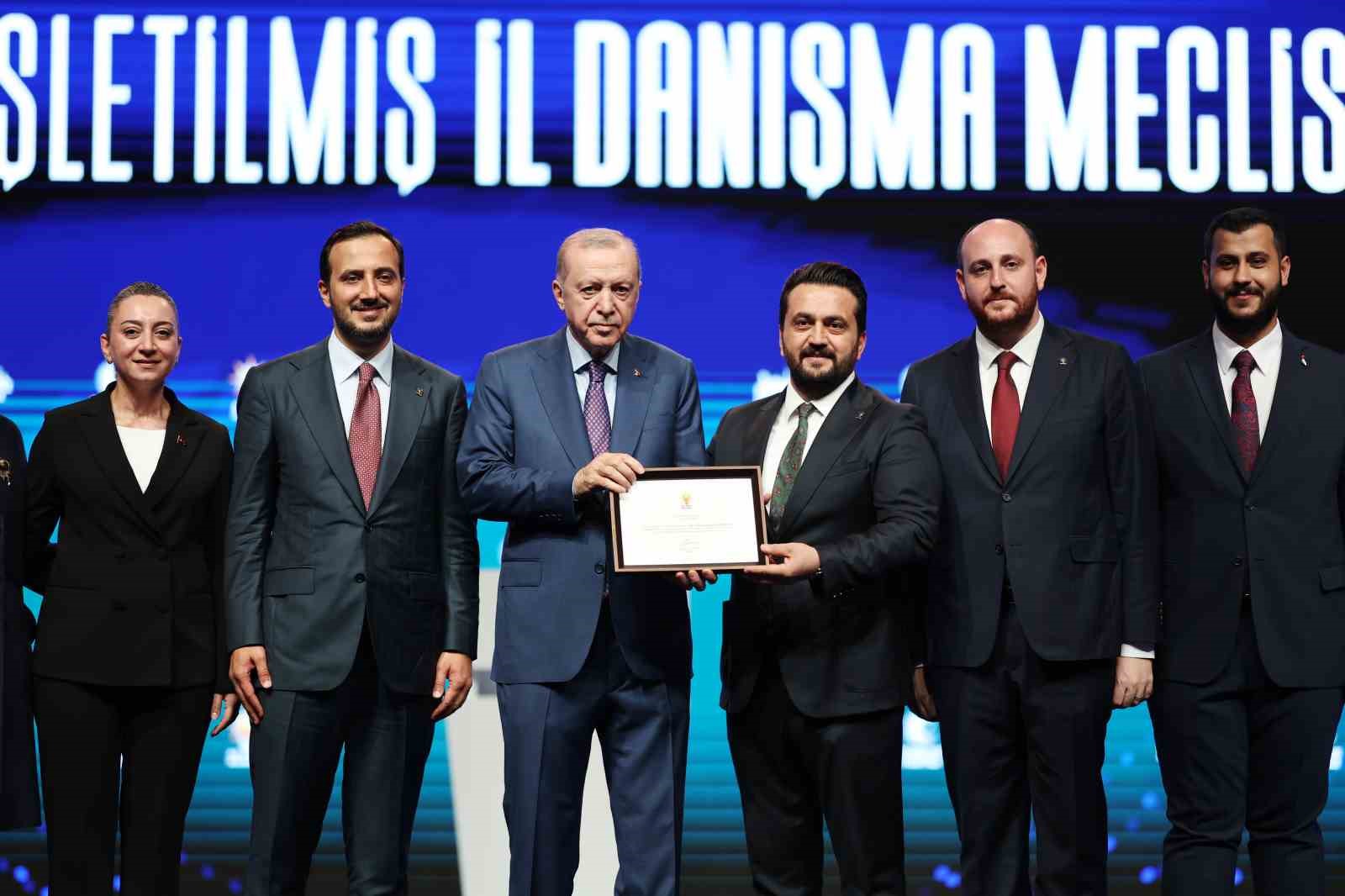 Tuzla, Çekmeköy ve Şile Belediye Başkanları AK Parti’ye katıldı