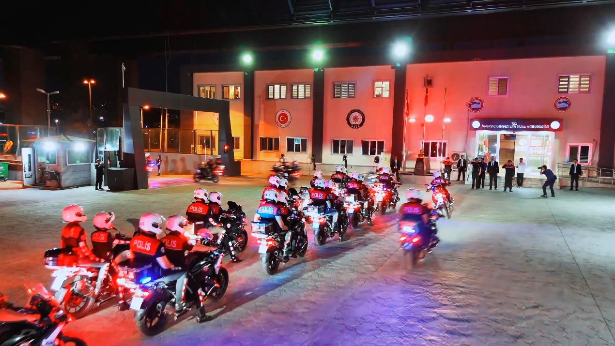 İstanbul Emniyet Müdürlüğünden "Gök Kubbe’de, Mavi Vatan’da, Şanlı Topraklarda: İstanbul Emniyeti Her Yerde" paylaşımı
