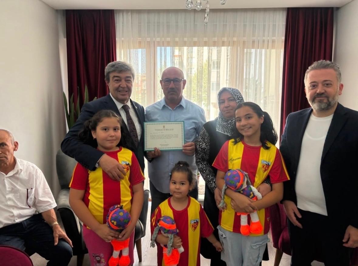 AK Parti Kayseri Teşkilatı’ndan 16 ilçede hane ve üye ziyareti