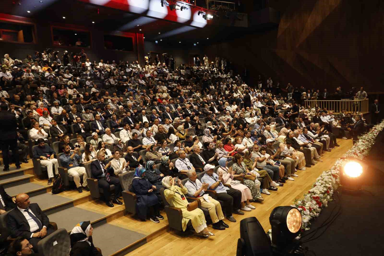 TBMM Başkanı Kurtulmuş: "Türkiye’de yeni bir dönemin kapılarını sonuna kadar açıyoruz"