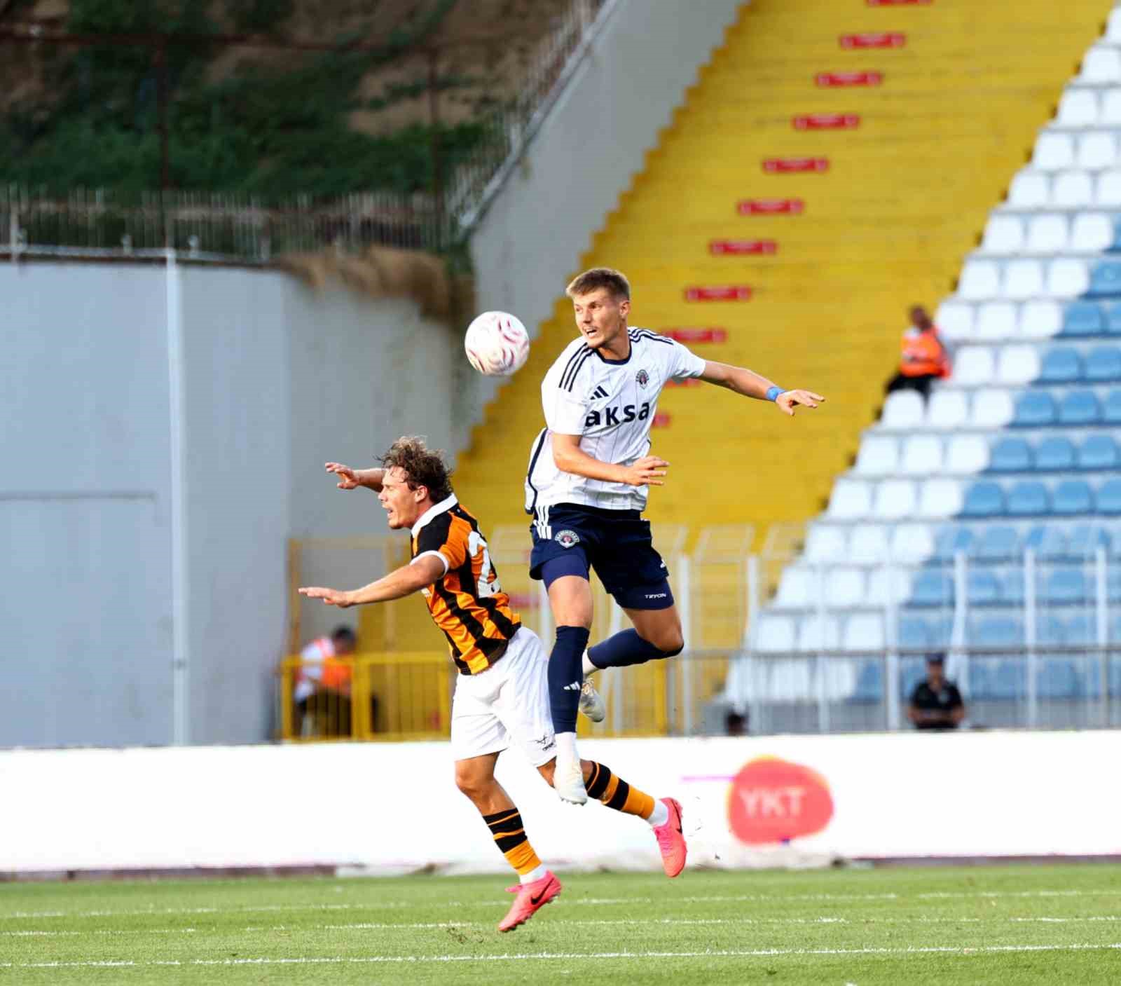 Kasımpaşa ile Hull City hazırlık maçında 1-1 berabere kaldı