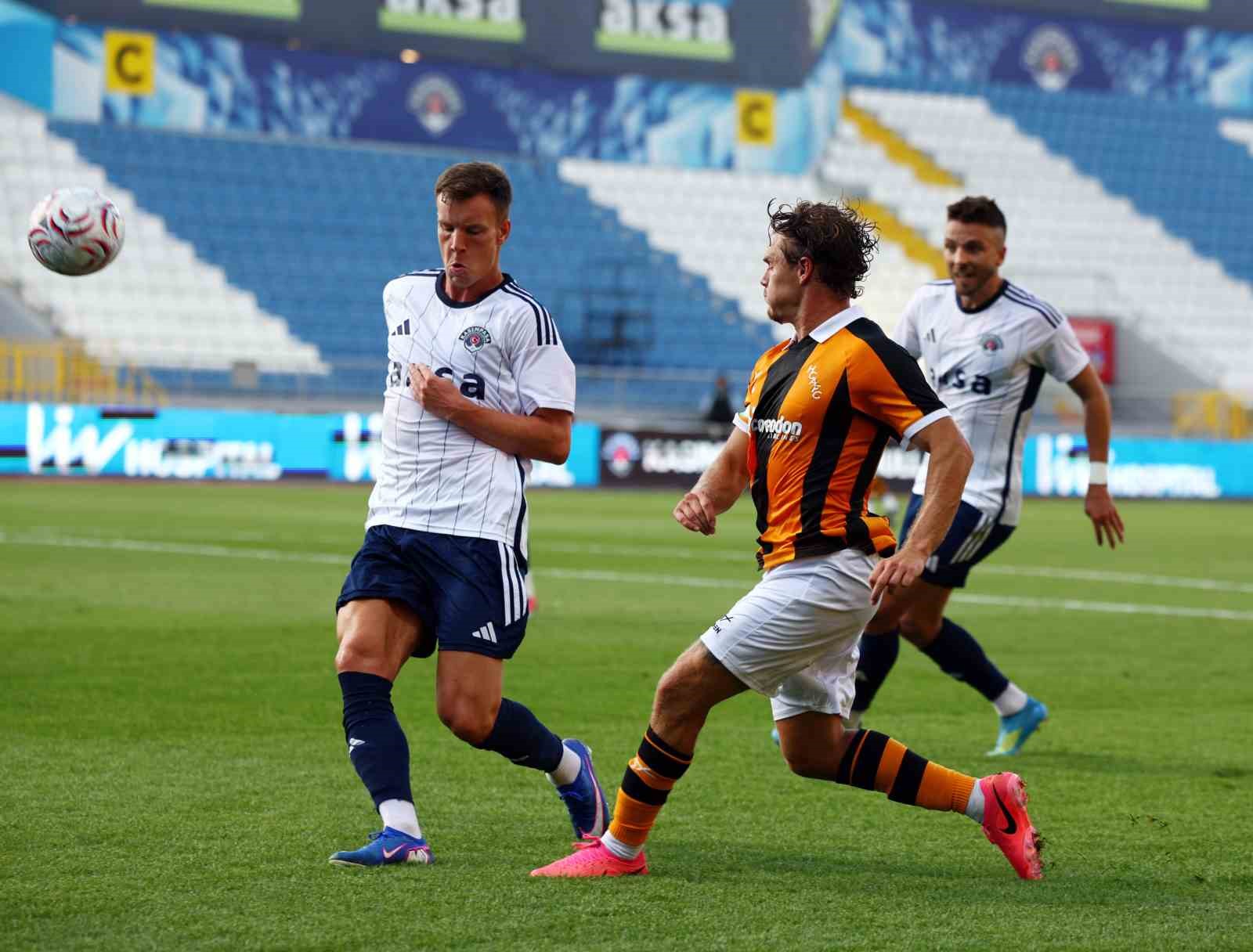 Kasımpaşa ile Hull City hazırlık maçında 1-1 berabere kaldı