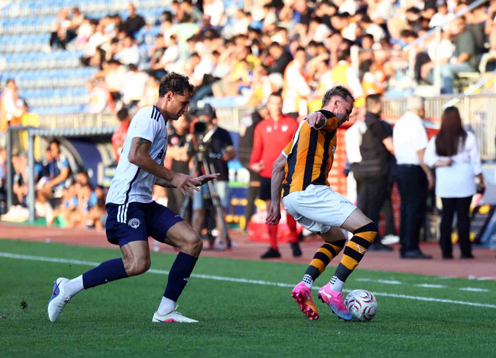 Kasımpaşa ile Hull City hazırlık maçında 1-1 berabere kaldı