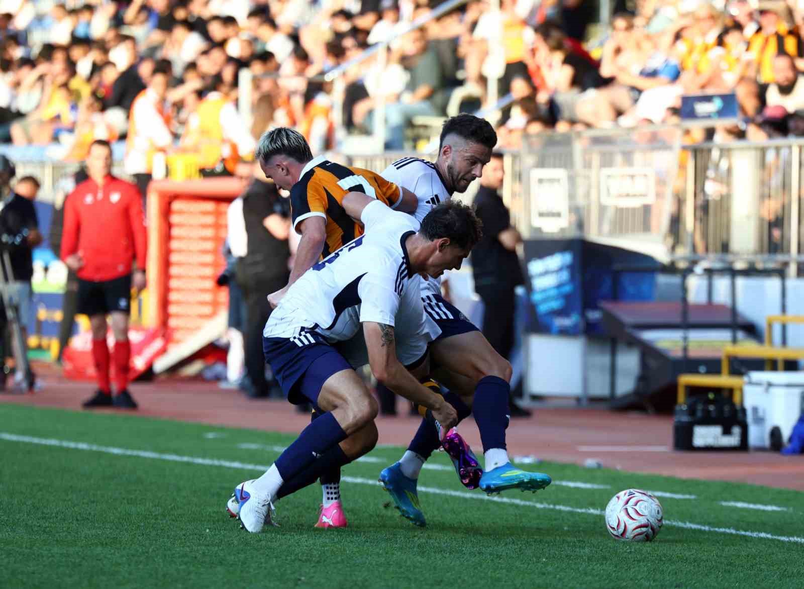Kasımpaşa ile Hull City hazırlık maçında 1-1 berabere kaldı