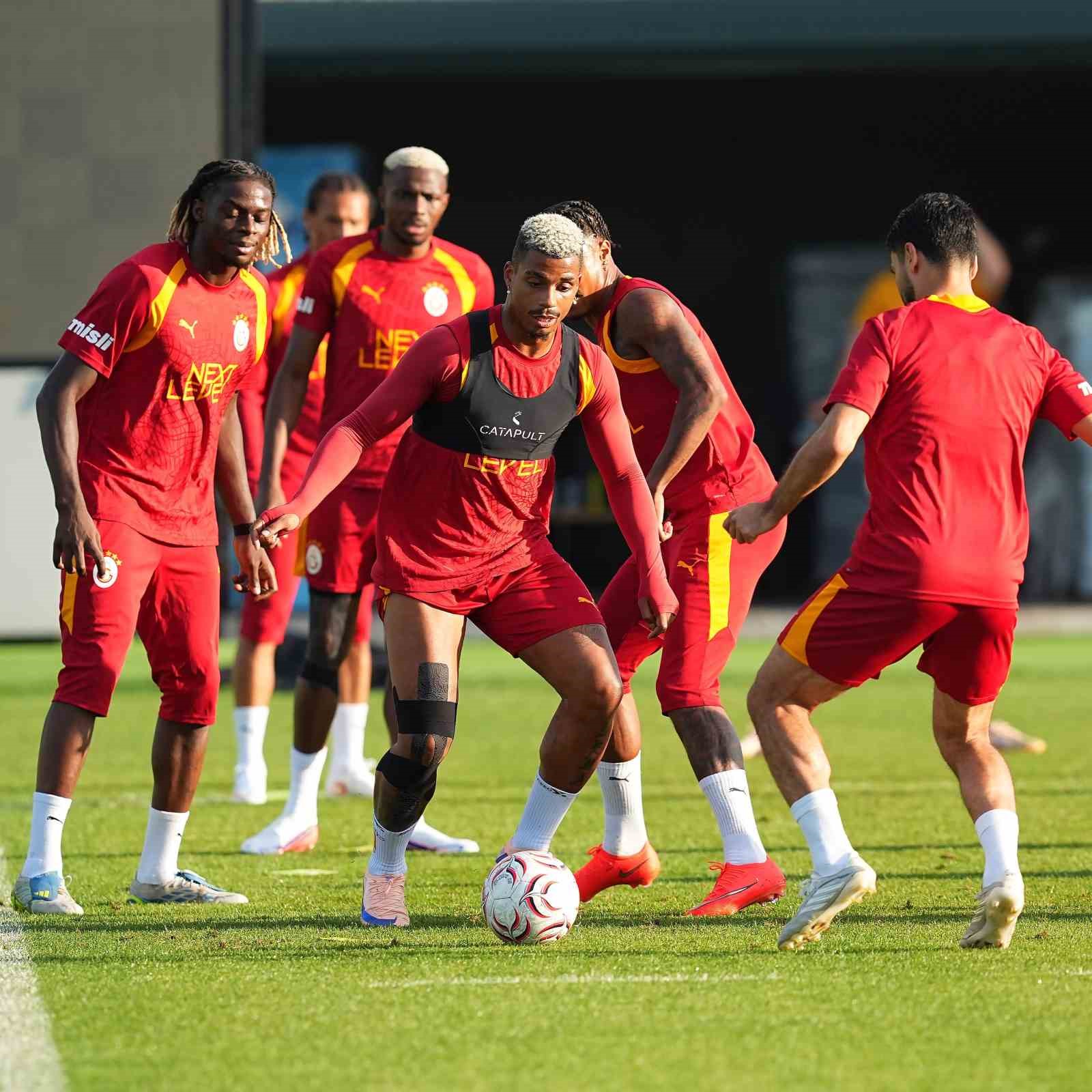 Galatasaray, yeni sezon hazırlıklarına devam etti