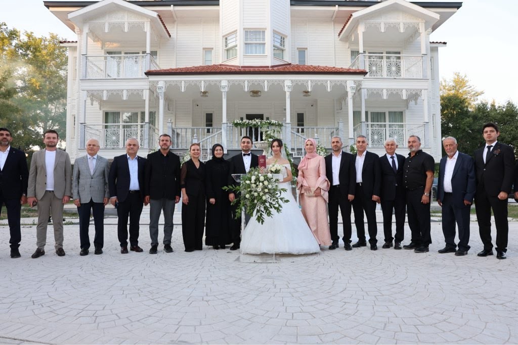 İş, siyaset ve cemiyet dünyası bu düğünde buluştu