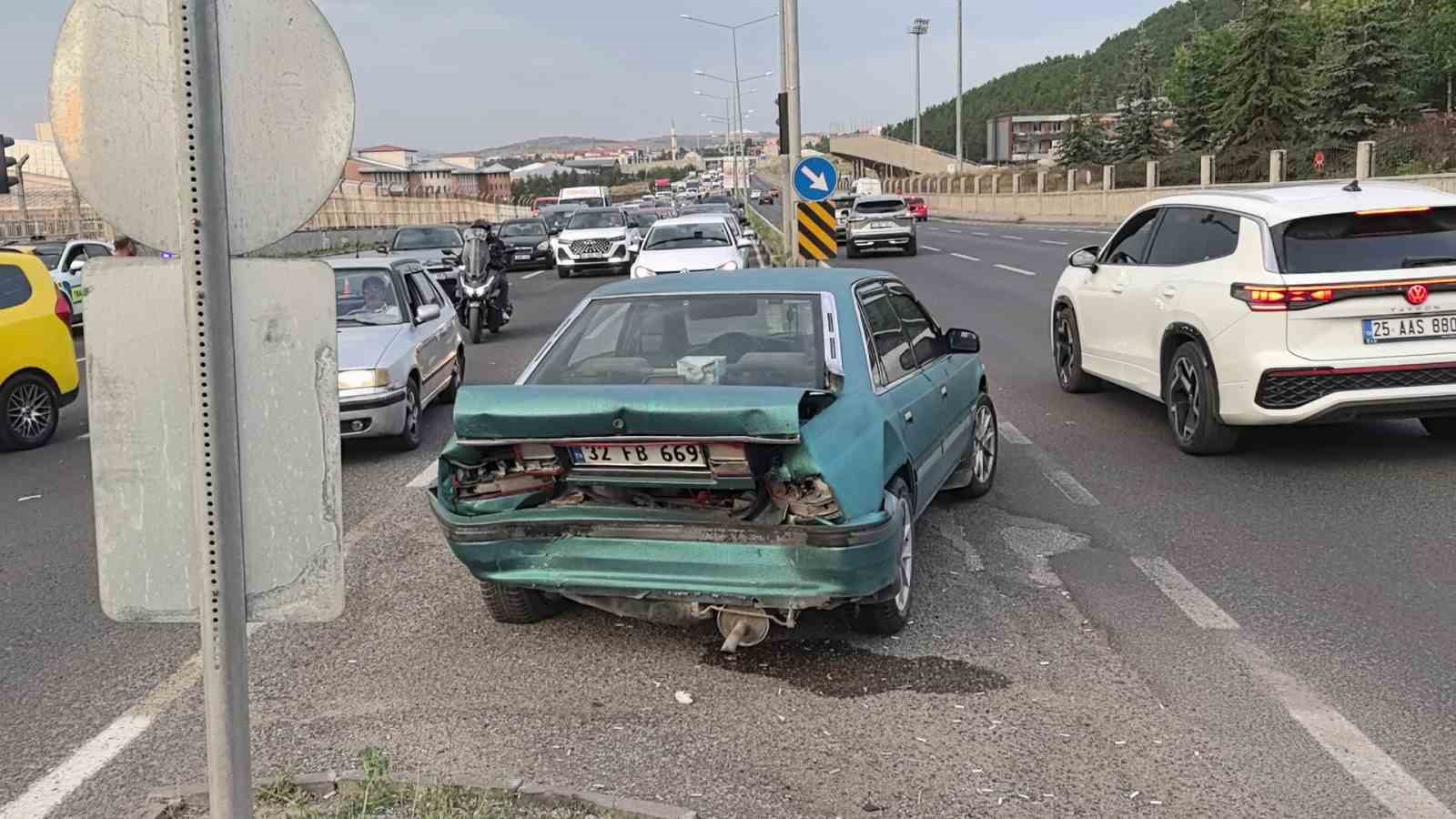 Erzurum’da zincirleme trafik kazası: 3 yaralı