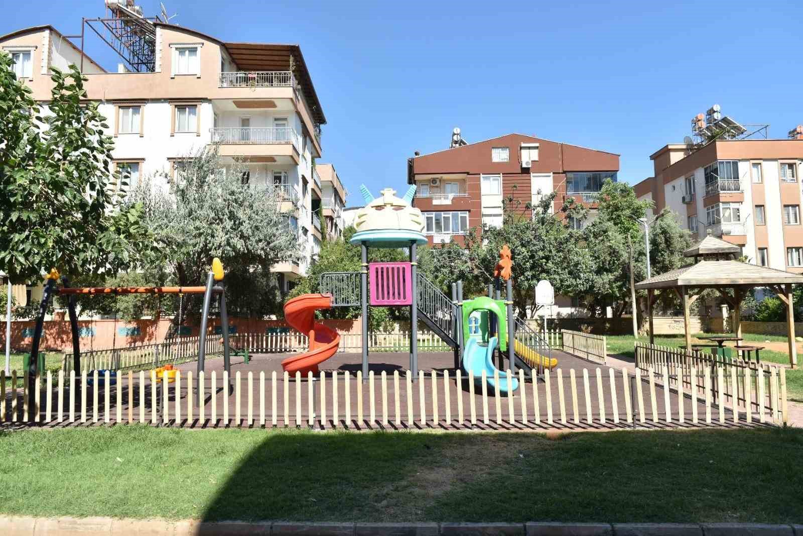 Anne istedi, çocuk parkının çevresi güvenli çitle çevrildi