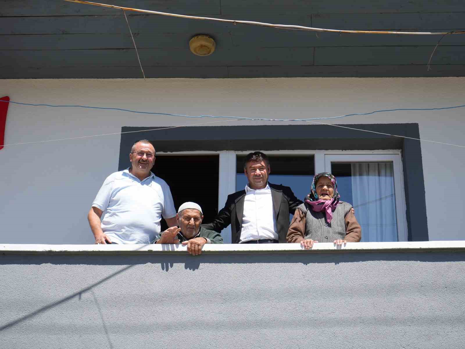 100 yaşına giren Atiye nineye, davullu zurnalı doğumgünü kutlaması