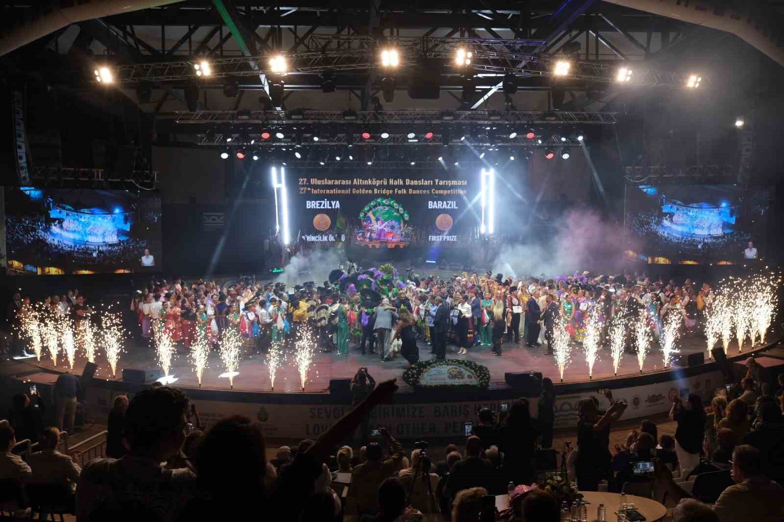 Uluslararası İstanbul Büyükçekmece Kültür ve Sanat Festivalinin 27.’si görkemli bir finalle sona erdi