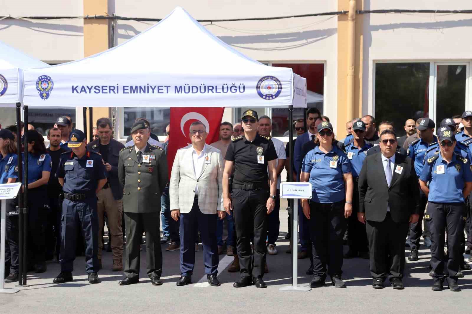 Merhum polis babasını asker selamı ile uğurladı