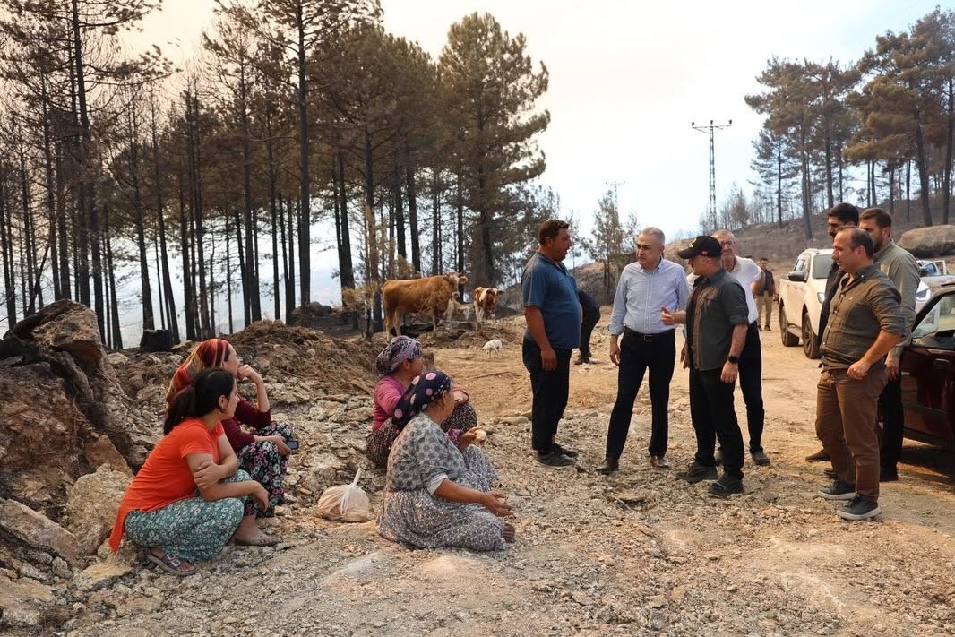 Vali Varol, yangınla mücadeleyi sahada takip etti