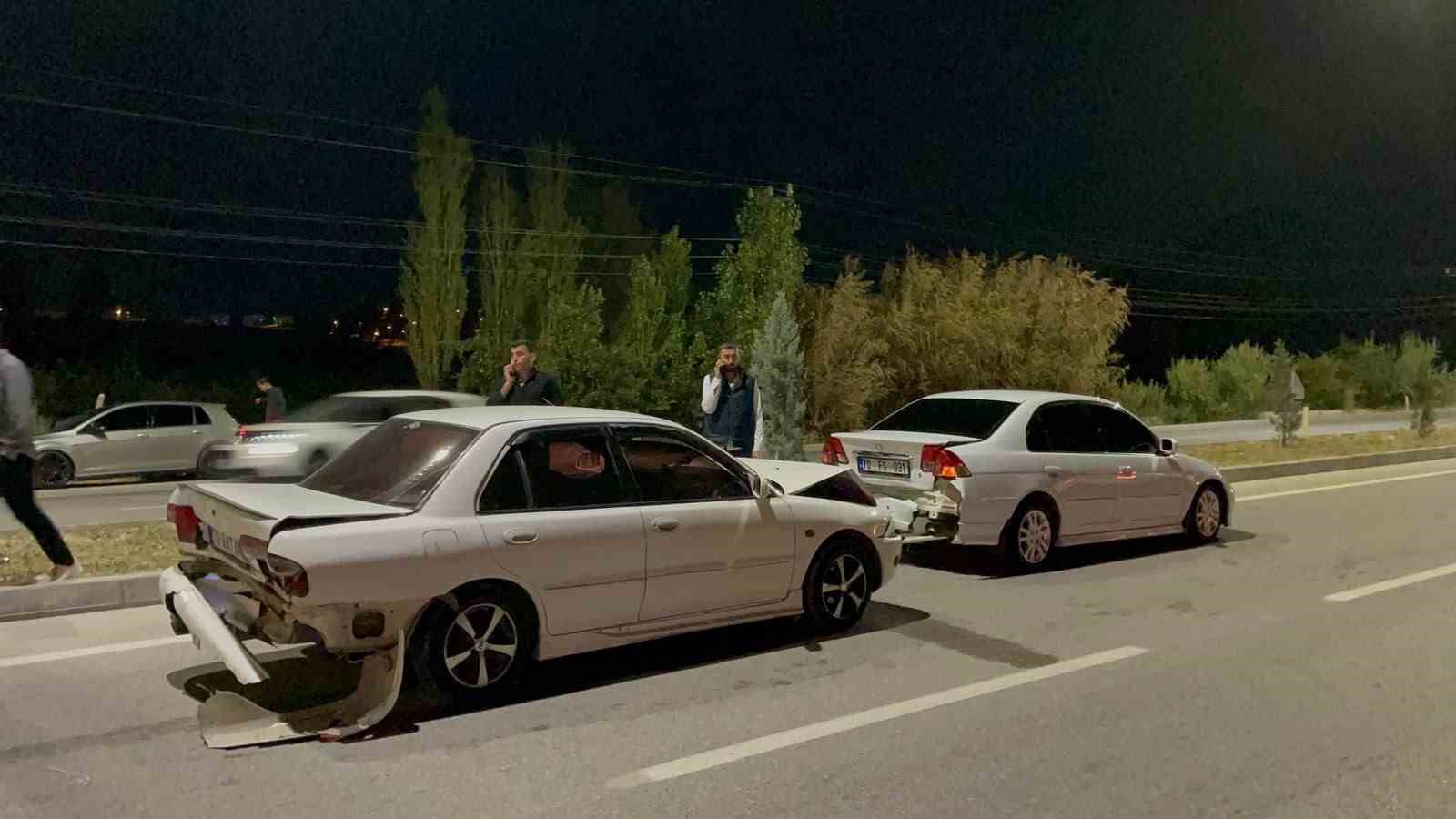 Karaman’da üç aracın karıştığı kazada 2 kişi yaralandı
