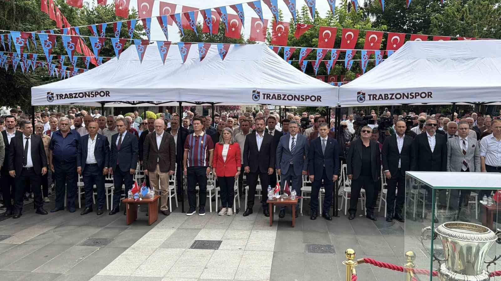 Ertuğrul Doğan: "Bizim taşıdığımız Trabzonspor’un şerefli armasıdır"