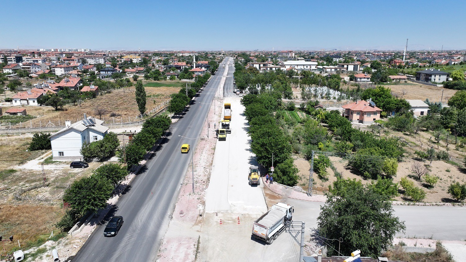 Karatay’da asfalt seferberliği devam ediyor