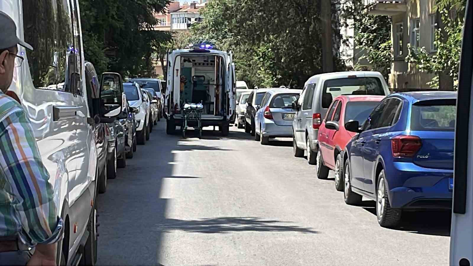 Aidat tartışması kanlı bitti, yönetici bıçaklandı