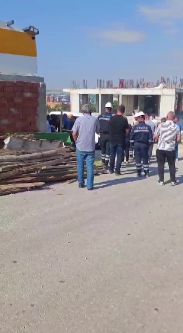Foseptik çukurunda telef olan hayvanlarını kurtarmak isterken hayatını kaybetti