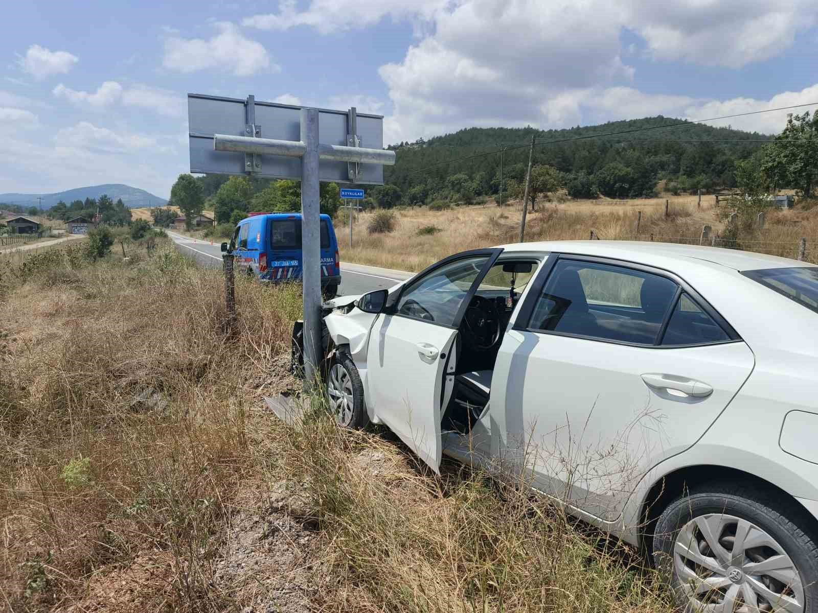 Kastamonu’da otomobil traktörle çarpıştı: 2 yaralı