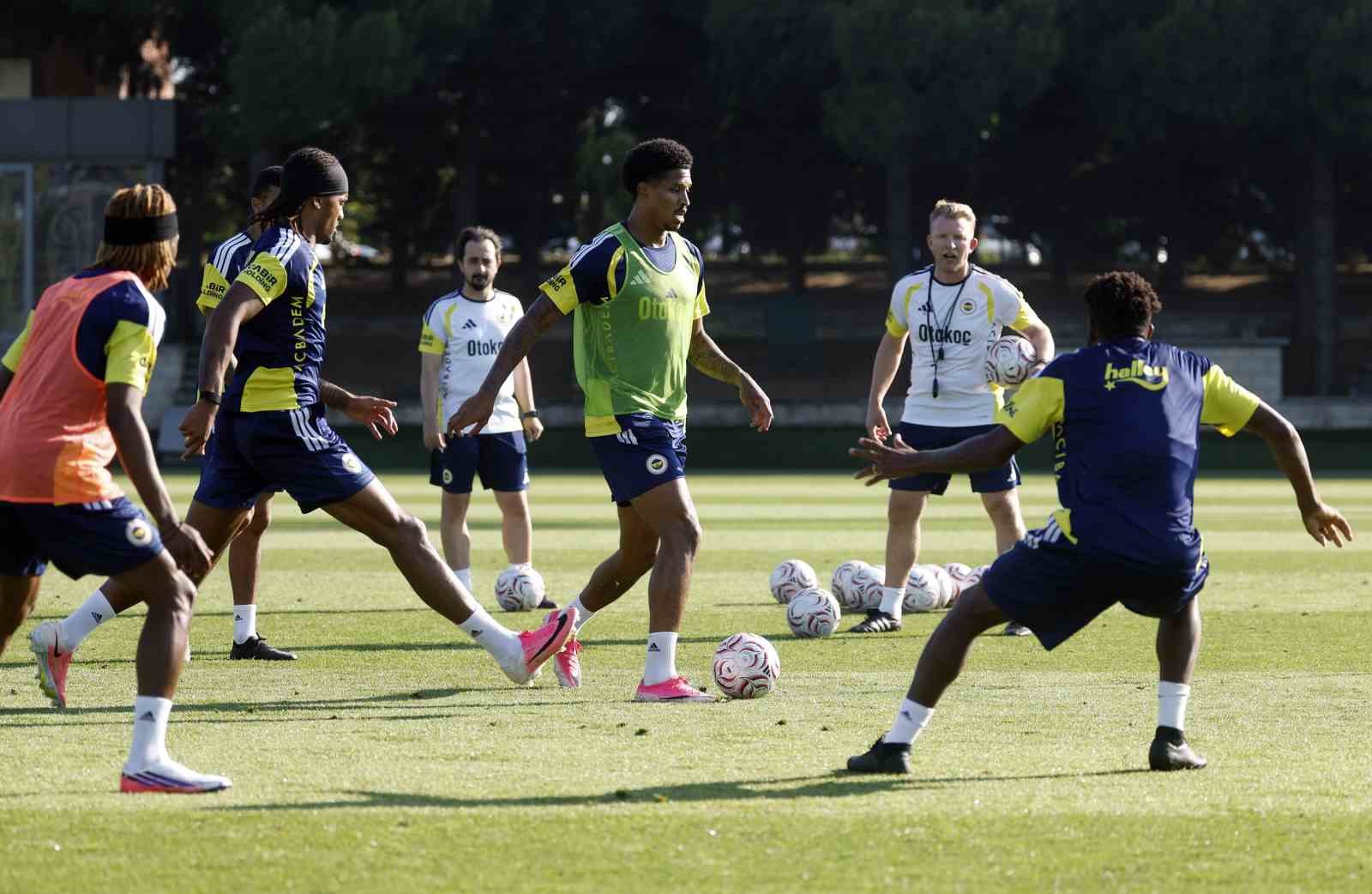 Fenerbahçe, Sturm Graz maçı hazırlıklarını sürdürdü