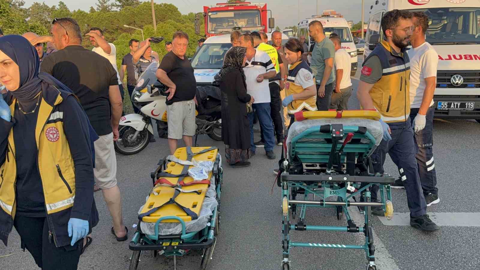 Samsun’da özel halk otobüsü devrildi: 21 yaralı