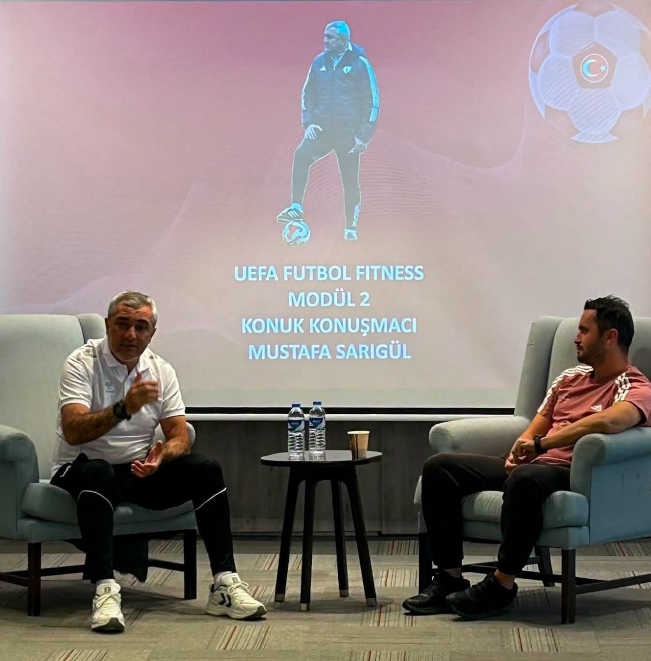 Sarıgül, UEFA Fitness B-1 Kursunda tecrübelerini paylaştı