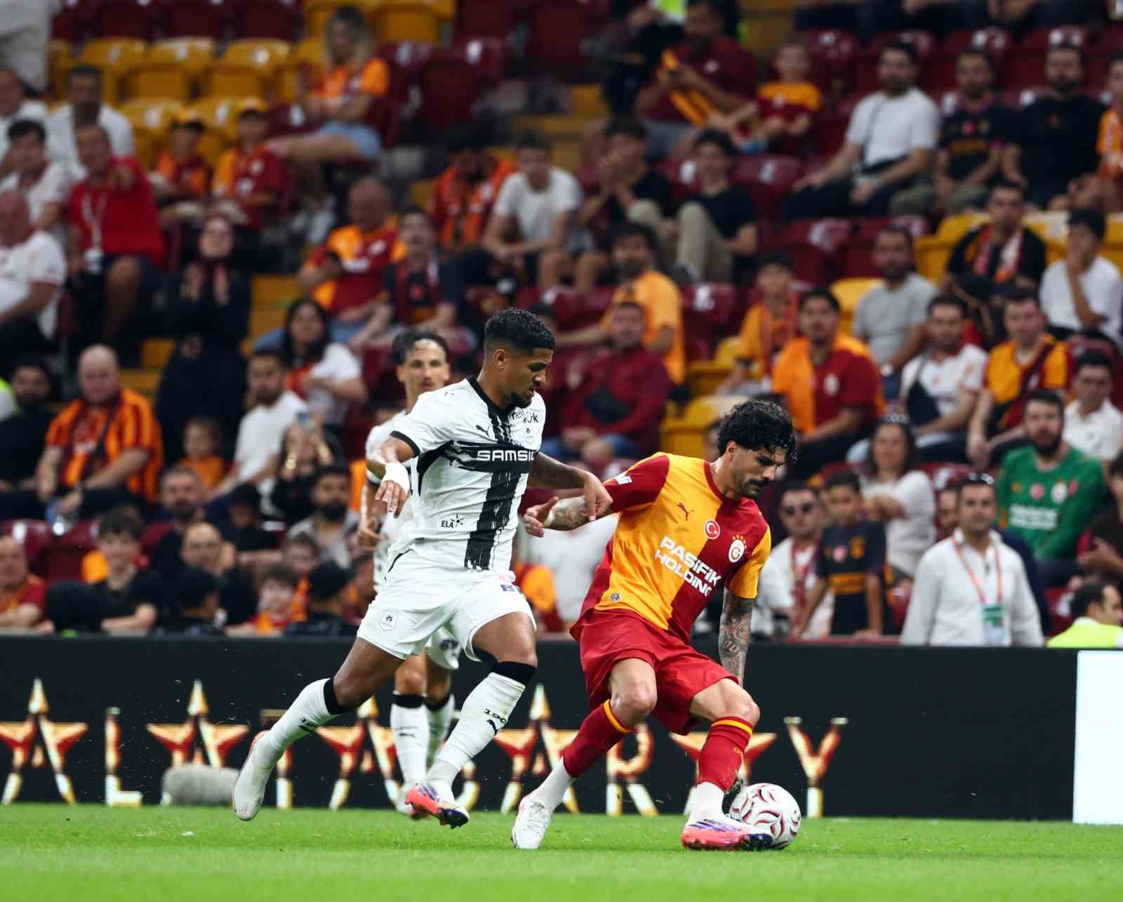 Hazırlık maçı: Galatasaray: 1 - Rennes: 1 (İlk yarı)