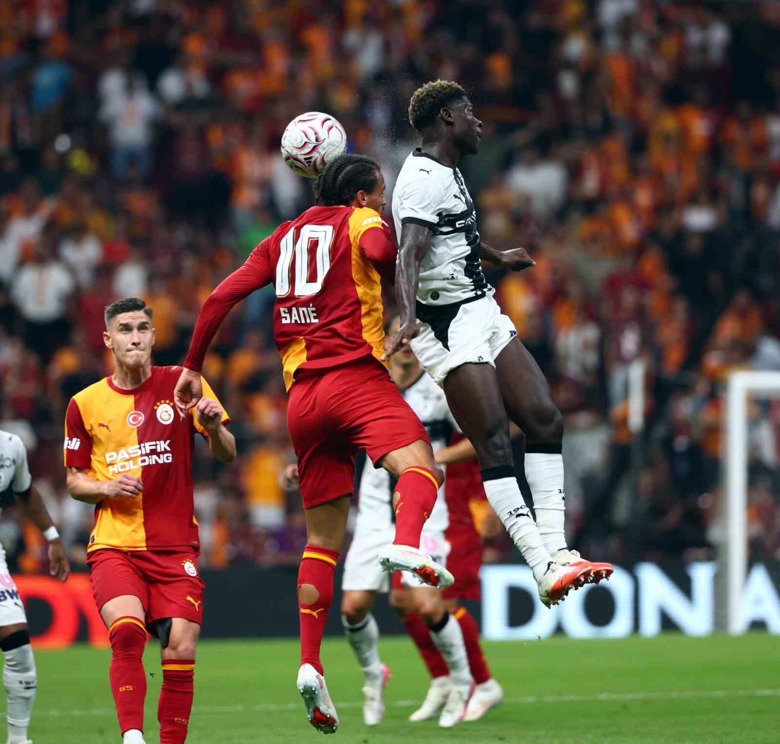 Hazırlık maçı: Galatasaray: 1 - Rennes: 1 (İlk yarı)