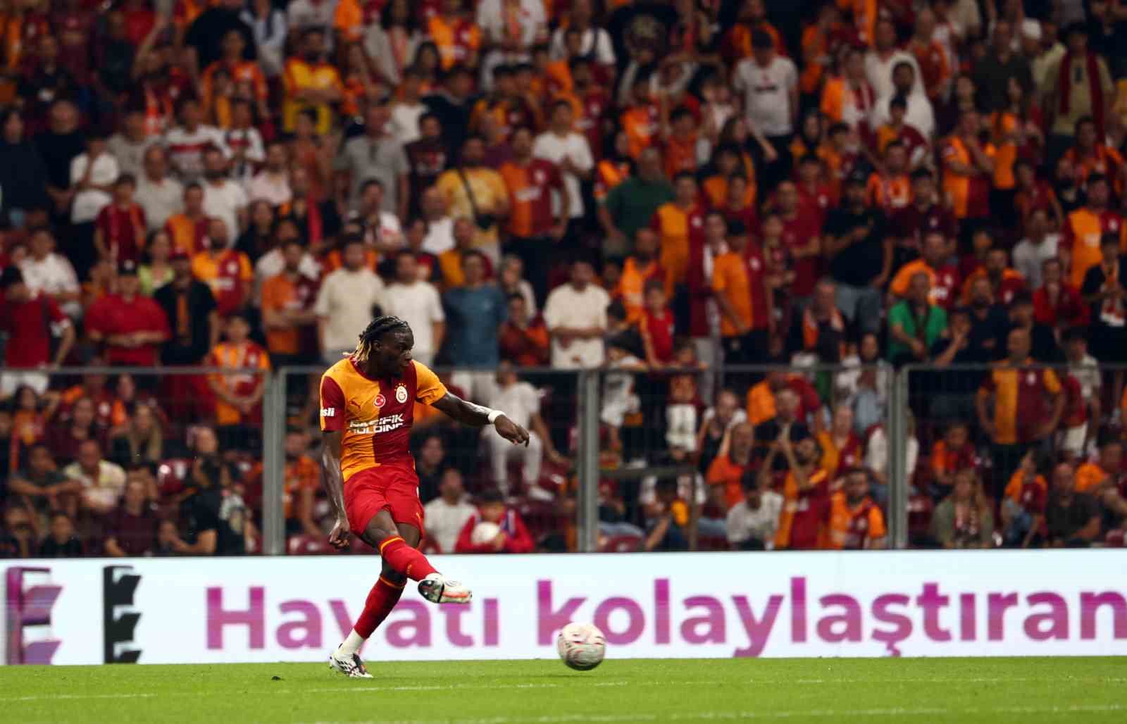 Hazırlık maçı: Galatasaray: 1 - Rennes: 1 (İlk yarı)