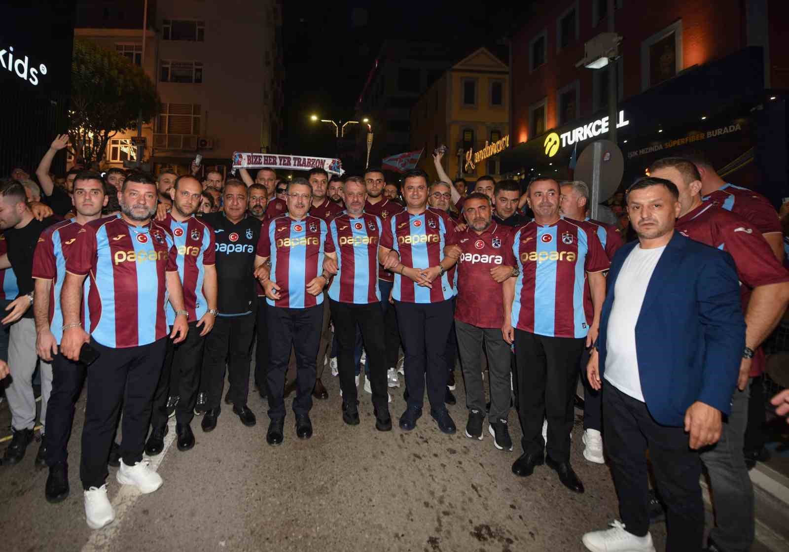Trabzonspor’un 59. kuruluş yıl dönümü Ganita’da binlerce taraftarla kutlandı